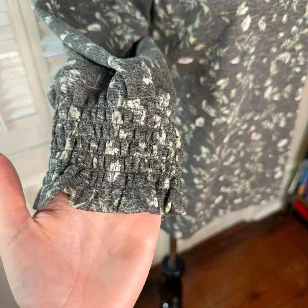 CeCe gray long sleeve top with floral vine print - Picture 2 of 4